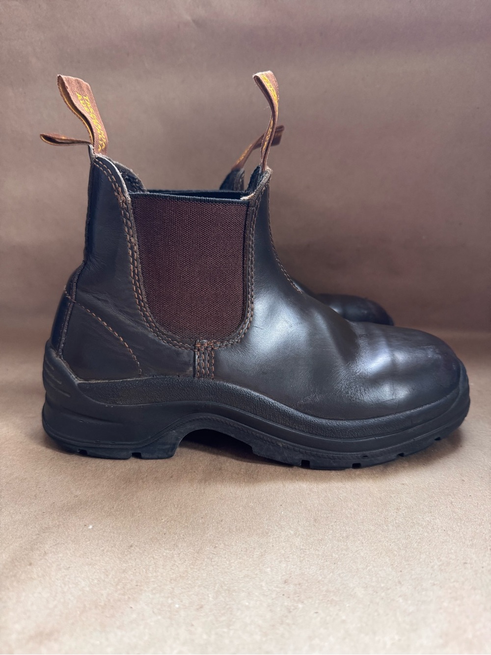 Blundstone 1135 Work & Safety Series Steel Toe Brown Leather Chelsea Boots. - Picture 2 of 10